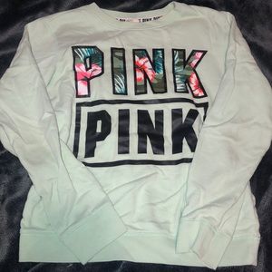 VS/Pink crewneck sweatahirt